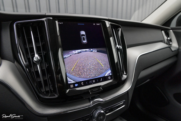 Volvo XC60 2.0 B4 R-Design | Harman Kardon | Adaptieve cruise | Memory | Achterbank verwarmd |