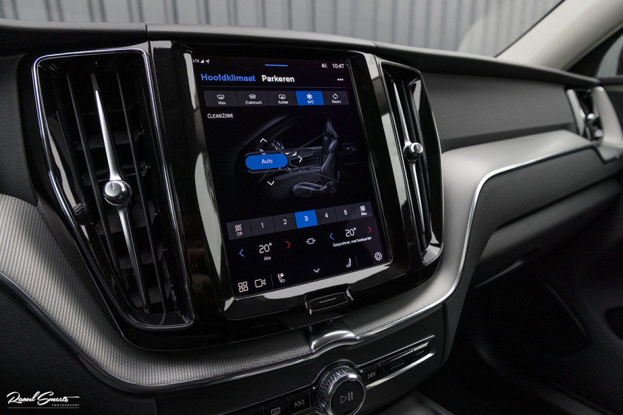 Volvo XC60 2.0 B4 R-Design | Harman Kardon | Adaptieve cruise | Memory | Achterbank verwarmd |