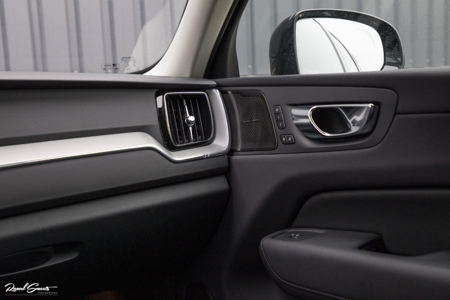 Volvo XC60 2.0 B4 R-Design | Harman Kardon | Adaptieve cruise | Memory | Achterbank verwarmd |