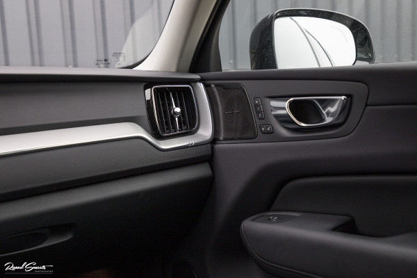 Volvo XC60 2.0 B4 R-Design | Harman Kardon | Adaptieve cruise | Memory | Achterbank verwarmd |