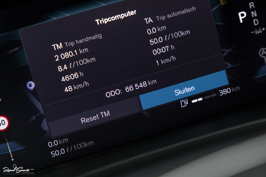 Volvo XC60 2.0 B4 R-Design | Harman Kardon | Adaptieve cruise | Memory | Achterbank verwarmd |