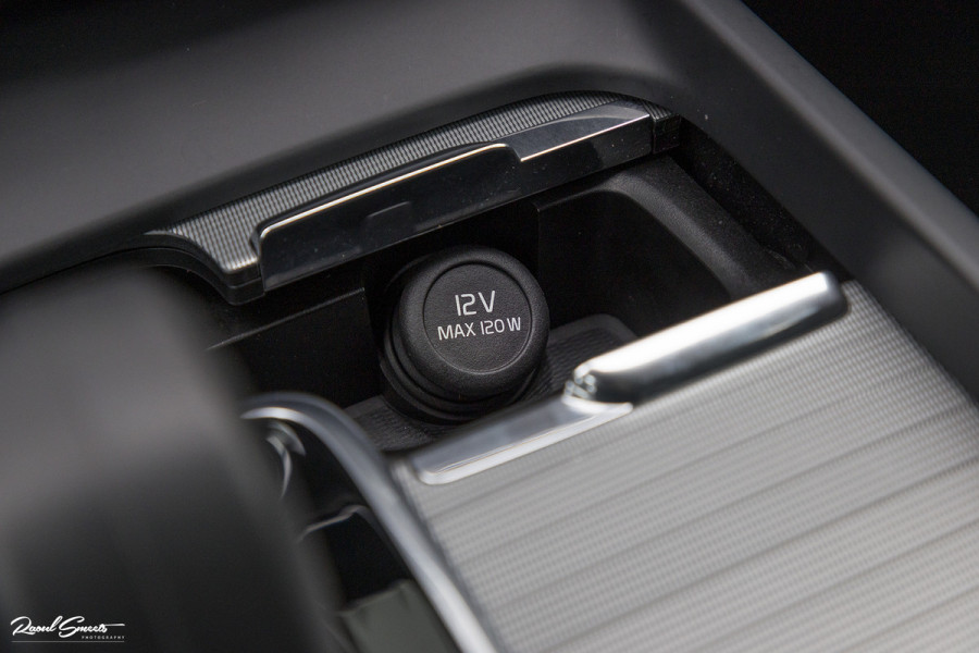 Volvo XC60 2.0 B4 R-Design | Harman Kardon | Adaptieve cruise | Memory | Achterbank verwarmd |