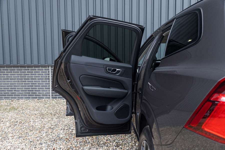 Volvo XC60 2.0 B4 R-Design | Harman Kardon | Adaptieve cruise | Memory | Achterbank verwarmd |