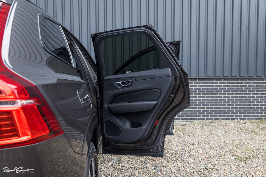 Volvo XC60 2.0 B4 R-Design | Harman Kardon | Adaptieve cruise | Memory | Achterbank verwarmd |