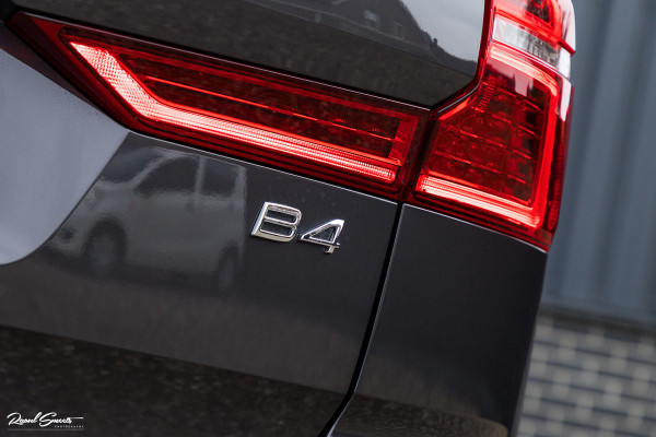 Volvo XC60 2.0 B4 R-Design | Harman Kardon | Adaptieve cruise | Memory | Achterbank verwarmd |
