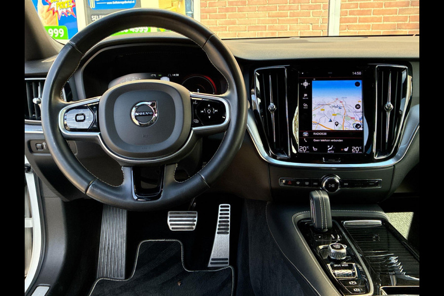 Volvo V60 2.0 T6 Recharge AWD R-Design 341PK! | Stoel- stuurverwarming | Lederen Sportstoelen | Park Assist | Adapt Cruise Control Volvo V60 2.0 T6 Recharge AWD R-Design 341PK! | Stoel- stuurverwarming | Lederen Sportstoelen | Park Assist | Adapt Cruise Control