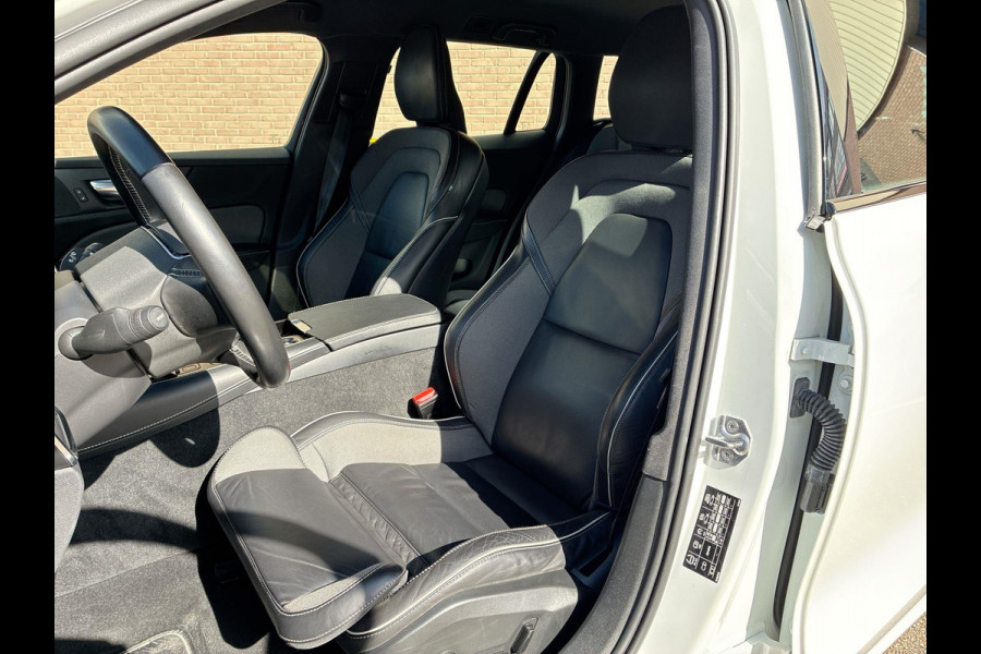 Volvo V60 2.0 T6 Recharge AWD R-Design 341PK! | Stoel- stuurverwarming | Lederen Sportstoelen | Park Assist | Adapt Cruise Control Volvo V60 2.0 T6 Recharge AWD R-Design 341PK! | Stoel- stuurverwarming | Lederen Sportstoelen | Park Assist | Adapt Cruise Control
