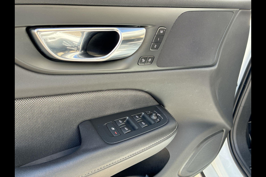Volvo V60 2.0 T6 Recharge AWD R-Design 341PK! | Stoel- stuurverwarming | Lederen Sportstoelen | Park Assist | Adapt Cruise Control Volvo V60 2.0 T6 Recharge AWD R-Design 341PK! | Stoel- stuurverwarming | Lederen Sportstoelen | Park Assist | Adapt Cruise Control