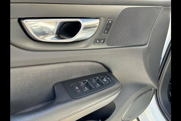 Volvo V60 2.0 T6 Recharge AWD R-Design 341PK! | Stoel- stuurverwarming | Lederen Sportstoelen | Park Assist | Adapt Cruise Control Volvo V60 2.0 T6 Recharge AWD R-Design 341PK! | Stoel- stuurverwarming | Lederen Sportstoelen | Park Assist | Adapt Cruise Control