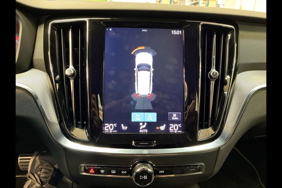Volvo V60 2.0 T6 Recharge AWD R-Design 341PK! | Stoel- stuurverwarming | Lederen Sportstoelen | Park Assist | Adapt Cruise Control Volvo V60 2.0 T6 Recharge AWD R-Design 341PK! | Stoel- stuurverwarming | Lederen Sportstoelen | Park Assist | Adapt Cruise Control