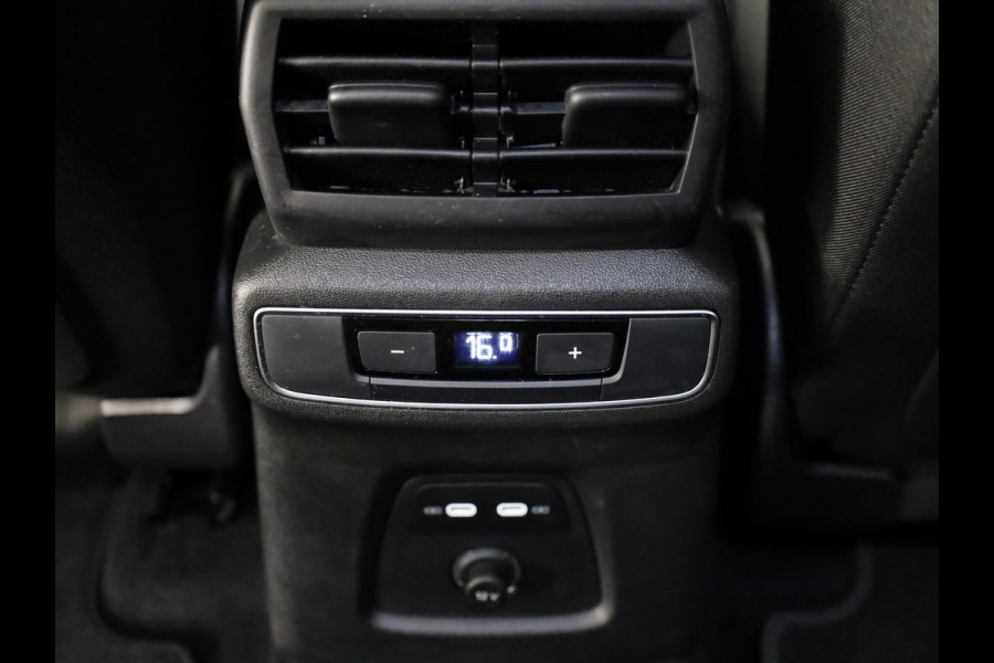 Audi Q4 e-tron 40 Launch edition Advanced 77 kWh 204 pk | Navigatie | Warmtepomp | Parkeersensoren | Achteruitrijcamera | Adaptieve cruise control | Stoelverwarming |