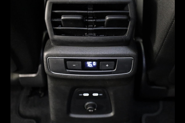 Audi Q4 e-tron 40 Launch edition Advanced 77 kWh 204 pk | Navigatie | Warmtepomp | Parkeersensoren | Achteruitrijcamera | Adaptieve cruise control | Stoelverwarming |