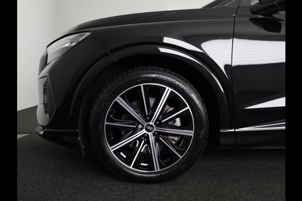 Audi Q4 e-tron 40 Launch edition Advanced 77 kWh 204 pk | Navigatie | Warmtepomp | Parkeersensoren | Achteruitrijcamera | Adaptieve cruise control | Stoelverwarming |
