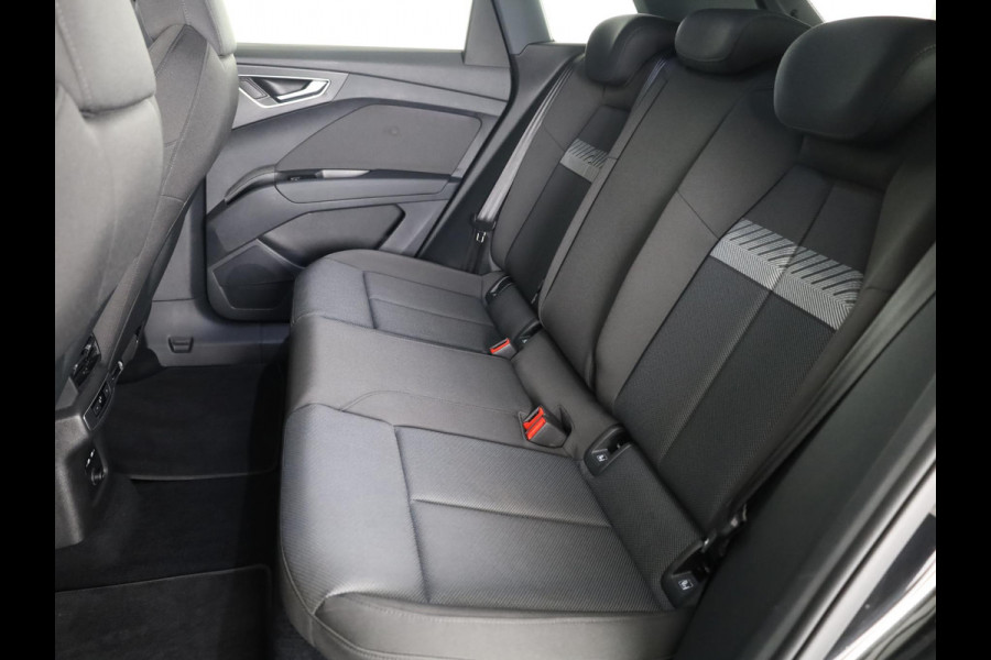 Audi Q4 e-tron 40 Launch edition Advanced 77 kWh 204 pk | Navigatie | Warmtepomp | Parkeersensoren | Achteruitrijcamera | Adaptieve cruise control | Stoelverwarming |