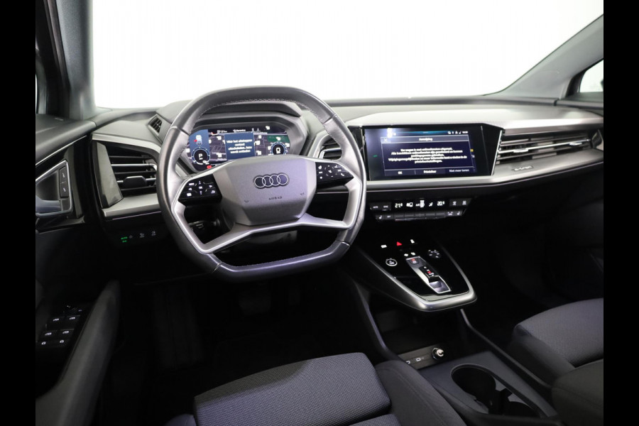 Audi Q4 e-tron 40 Launch edition Advanced 77 kWh 204 pk | Navigatie | Warmtepomp | Parkeersensoren | Achteruitrijcamera | Adaptieve cruise control | Stoelverwarming |