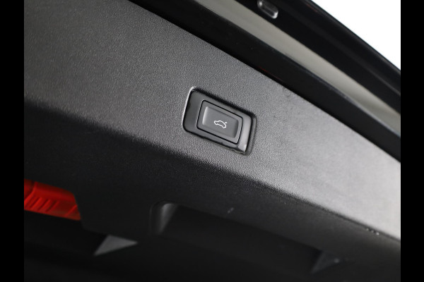 Audi Q4 e-tron 40 Launch edition Advanced 77 kWh 204 pk | Navigatie | Warmtepomp | Parkeersensoren | Achteruitrijcamera | Adaptieve cruise control | Stoelverwarming |