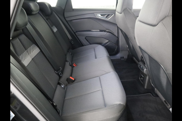 Audi Q4 e-tron 40 Launch edition Advanced 77 kWh 204 pk | Navigatie | Warmtepomp | Parkeersensoren | Achteruitrijcamera | Adaptieve cruise control | Stoelverwarming |