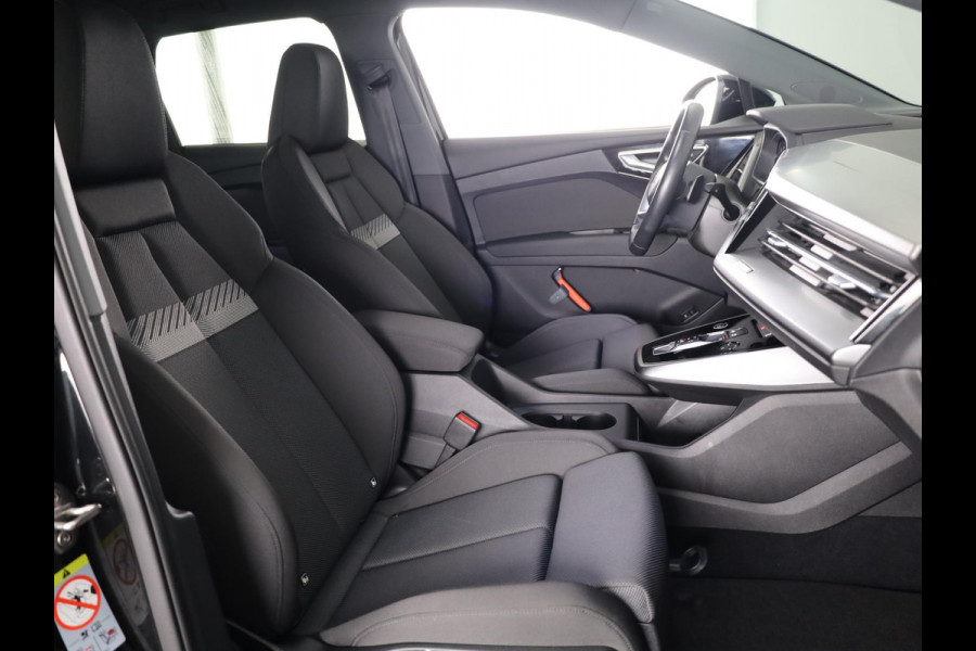 Audi Q4 e-tron 40 Launch edition Advanced 77 kWh 204 pk | Navigatie | Warmtepomp | Parkeersensoren | Achteruitrijcamera | Adaptieve cruise control | Stoelverwarming |