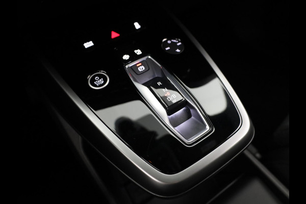 Audi Q4 e-tron 40 Launch edition Advanced 77 kWh 204 pk | Navigatie | Warmtepomp | Parkeersensoren | Achteruitrijcamera | Adaptieve cruise control | Stoelverwarming |