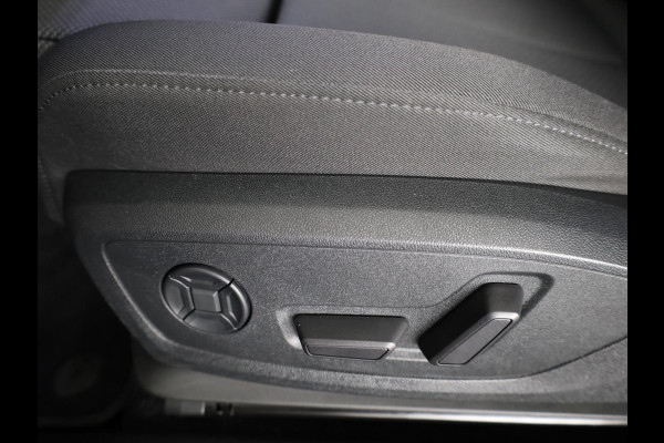 Audi Q4 e-tron 40 Launch edition Advanced 77 kWh 204 pk | Navigatie | Warmtepomp | Parkeersensoren | Achteruitrijcamera | Adaptieve cruise control | Stoelverwarming |