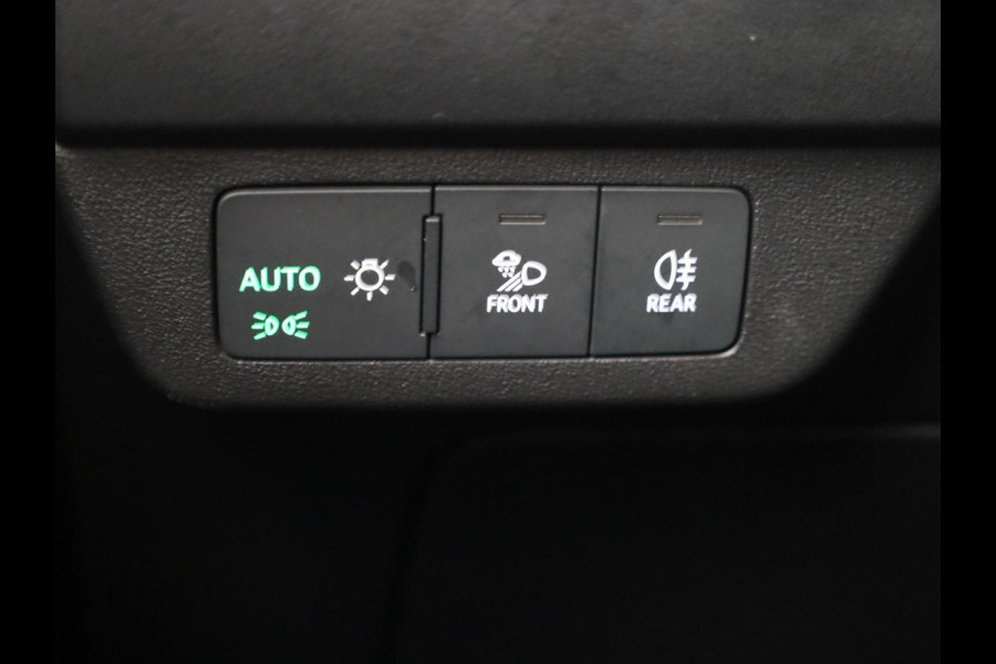 Audi Q4 e-tron 40 Launch edition Advanced 77 kWh 204 pk | Navigatie | Warmtepomp | Parkeersensoren | Achteruitrijcamera | Adaptieve cruise control | Stoelverwarming |