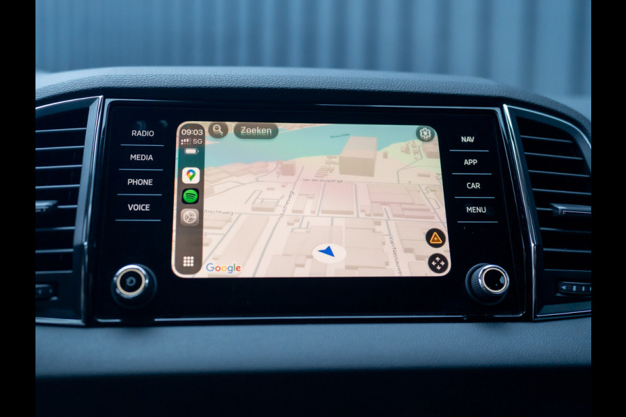 Škoda Karoq 1.5 TSI ACT Business Edition Plus | Keyless | Camera | Elk. A-klep | Adapt. Cr. | Prijs Rijklaar!!