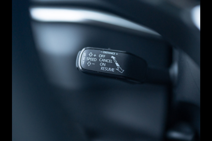 Škoda Karoq 1.5 TSI ACT Business Edition Plus | Keyless | Camera | Elk. A-klep | Adapt. Cr. | Prijs Rijklaar!!