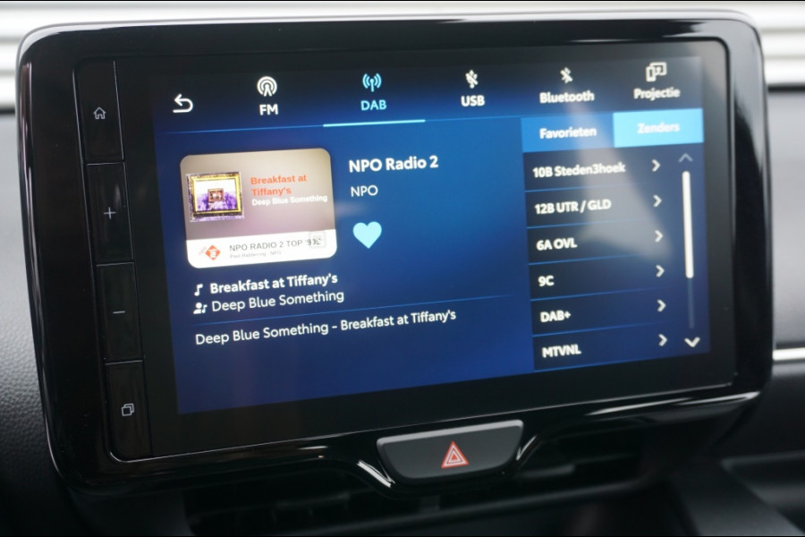 Mazda 2 Hybrid 116PK Centre Line AUTOMAAT ADAPTIVE | CARPLAY | STOELVERWARMING Mazda 2 Hybrid 116PK Centre Line AUTOMAAT ADAPTIVE | CARPLAY | STOELVERWARMING