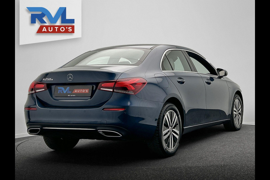 Mercedes-Benz A-Klasse 250 e Business Solution Widescreen Leder Stoelverwarming Apple/Carplay