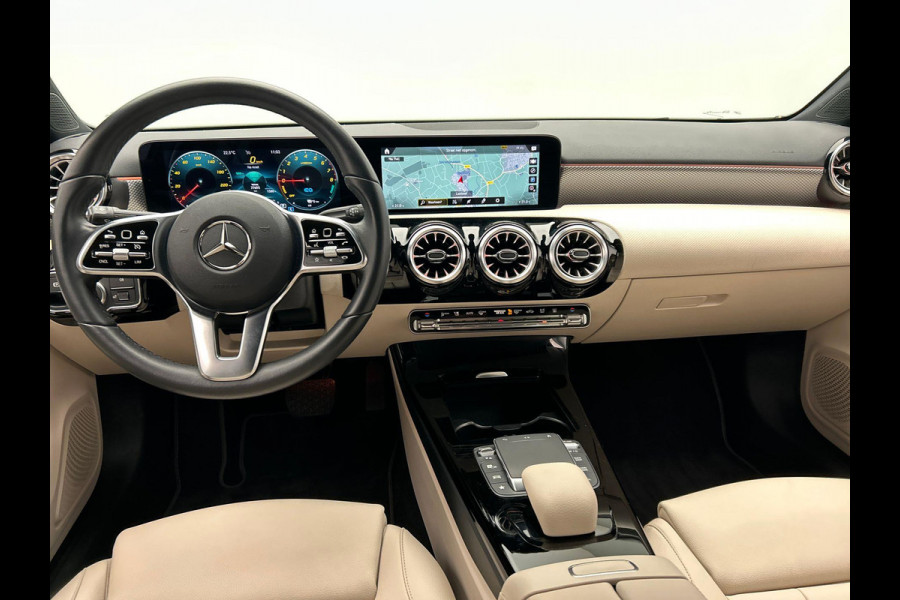 Mercedes-Benz A-Klasse 250 e Business Solution Widescreen Leder Stoelverwarming Apple/Carplay