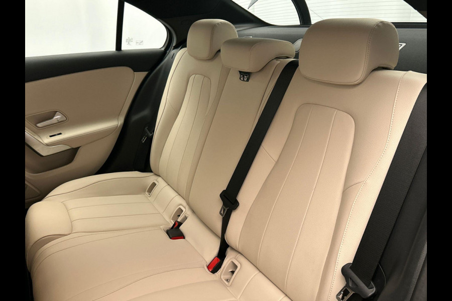 Mercedes-Benz A-Klasse 250 e Business Solution Widescreen Leder Stoelverwarming Apple/Carplay