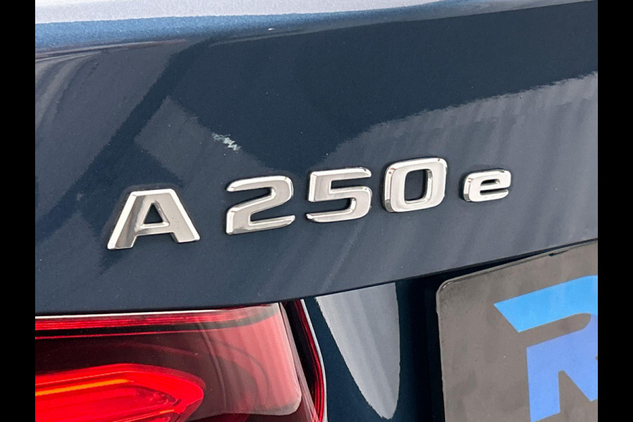 Mercedes-Benz A-Klasse 250 e Business Solution Widescreen Leder Stoelverwarming Apple/Carplay