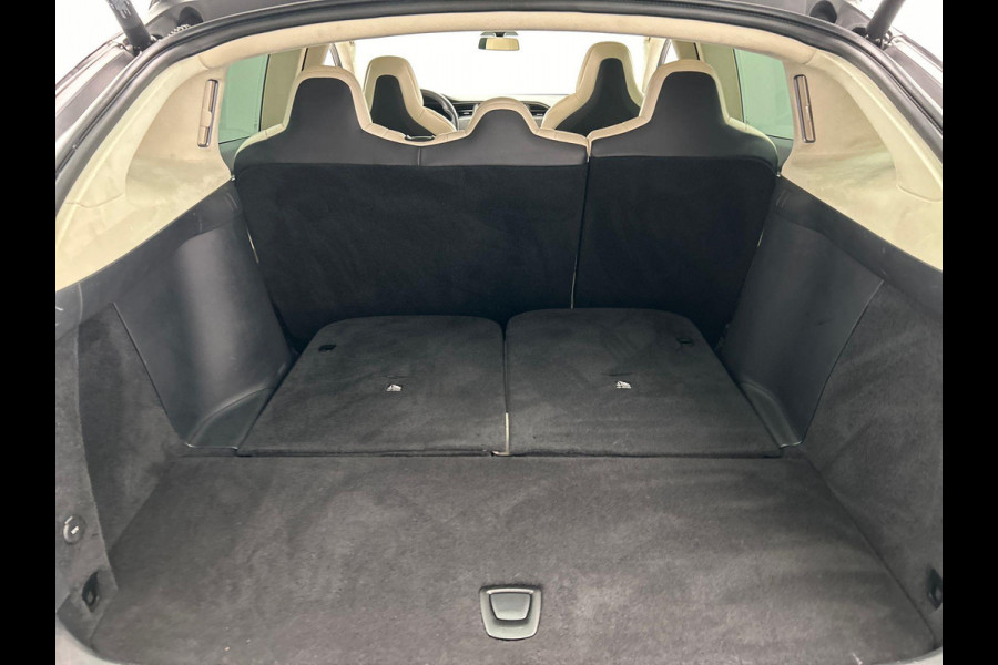 Tesla Model X 75D Base 7 - Persoons * Origineel Nederlands * Trekhaak Autopilot Leder Stoel/Stuur Verwarming Tesla Model X 75D Base 7 - Persoons * Origineel Nederlands * Trekhaak Autopilot Leder Stoel/Stuur Verwarming
