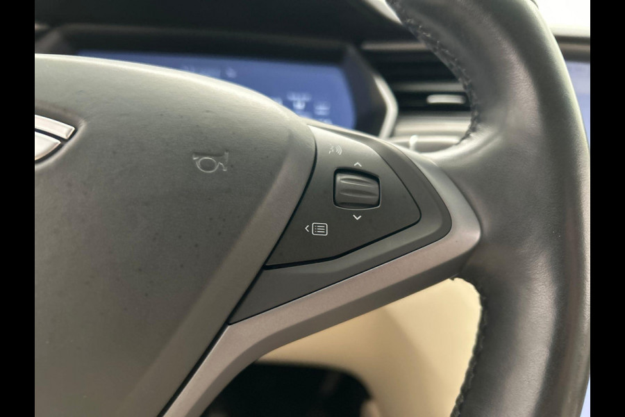 Tesla Model X 75D Base 7 - Persoons * Origineel Nederlands * Trekhaak Autopilot Leder Stoel/Stuur Verwarming Tesla Model X 75D Base 7 - Persoons * Origineel Nederlands * Trekhaak Autopilot Leder Stoel/Stuur Verwarming