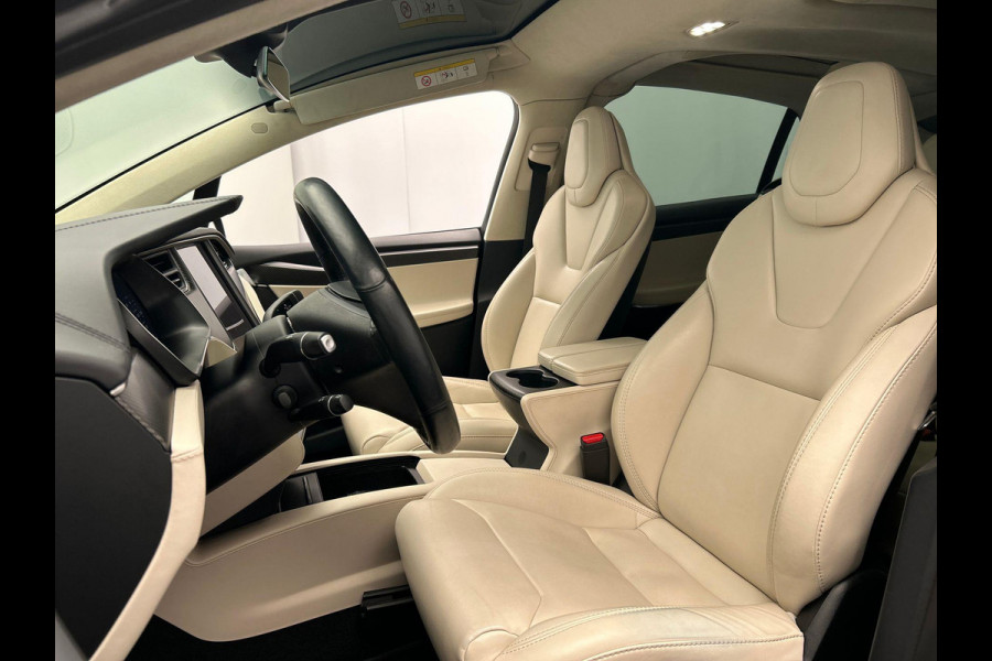 Tesla Model X 75D Base 7 - Persoons * Origineel Nederlands * Trekhaak Autopilot Leder Stoel/Stuur Verwarming Tesla Model X 75D Base 7 - Persoons * Origineel Nederlands * Trekhaak Autopilot Leder Stoel/Stuur Verwarming