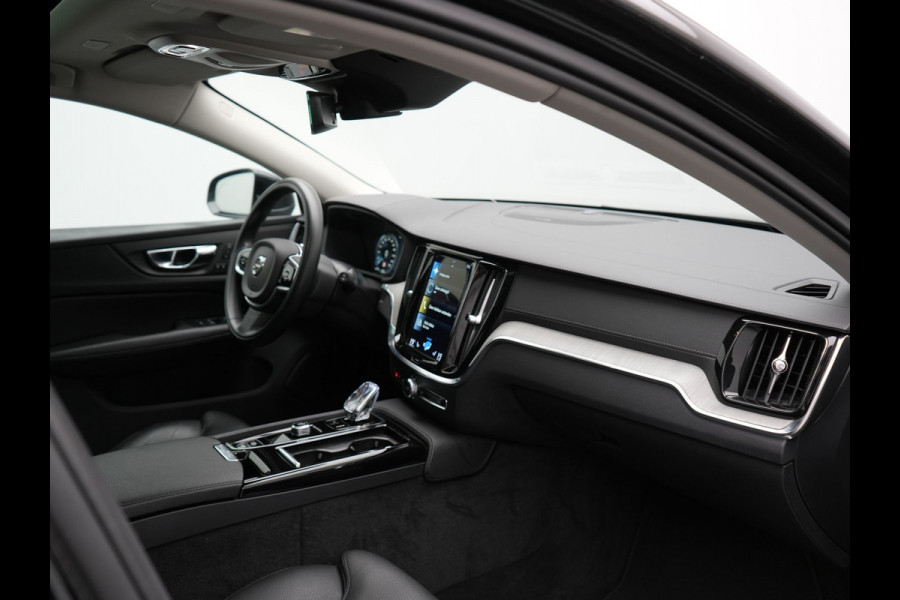 Volvo V60 2.0 T6 Recharge AWD Inscription Plug In Hybrid 350pk PHEV | Trekhaak Af Fabriek | Panodak | Adaptive Cruise | Adaptive LED | Harman & Kardon |  Lederen Sportstoelen Memory & Verwarmd | Blis | Apple Carplay | Pilot Assist | Navigatie | Virtual |