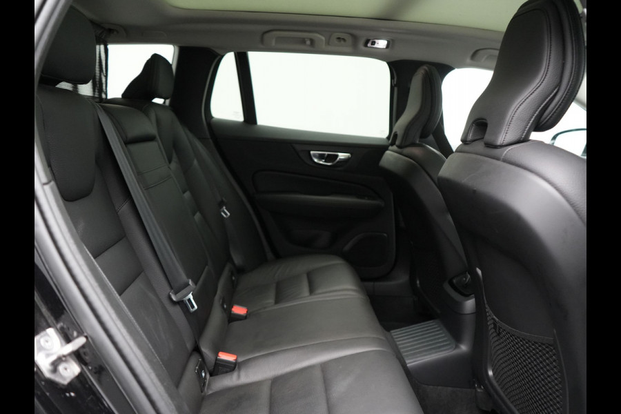 Volvo V60 2.0 T6 Recharge AWD Inscription Plug In Hybrid 350pk PHEV | Trekhaak Af Fabriek | Panodak | Adaptive Cruise | Adaptive LED | Harman & Kardon |  Lederen Sportstoelen Memory & Verwarmd | Blis | Apple Carplay | Pilot Assist | Navigatie | Virtual |