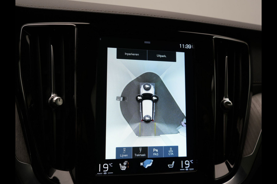 Volvo V60 2.0 T6 Recharge AWD Inscription Plug In Hybrid 350pk PHEV | Trekhaak Af Fabriek | Panodak | Adaptive Cruise | Adaptive LED | Harman & Kardon |  Lederen Sportstoelen Memory & Verwarmd | Blis | Apple Carplay | Pilot Assist | Navigatie | Virtual |