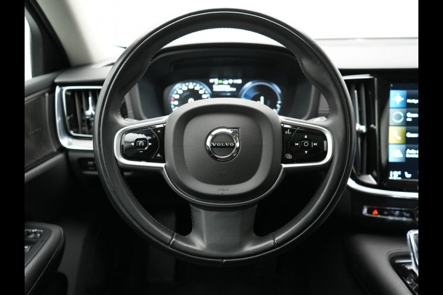 Volvo V60 2.0 T6 Recharge AWD Inscription Plug In Hybrid 350pk PHEV | Trekhaak Af Fabriek | Panodak | Adaptive Cruise | Adaptive LED | Harman & Kardon |  Lederen Sportstoelen Memory & Verwarmd | Blis | Apple Carplay | Pilot Assist | Navigatie | Virtual |