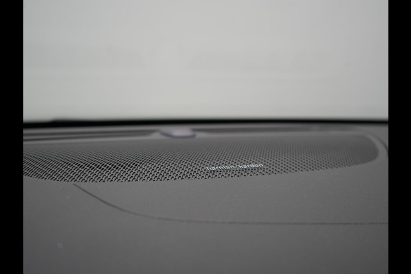 Volvo V60 2.0 T6 Recharge AWD Inscription Plug In Hybrid 350pk PHEV | Trekhaak Af Fabriek | Panodak | Adaptive Cruise | Adaptive LED | Harman & Kardon |  Lederen Sportstoelen Memory & Verwarmd | Blis | Apple Carplay | Pilot Assist | Navigatie | Virtual |