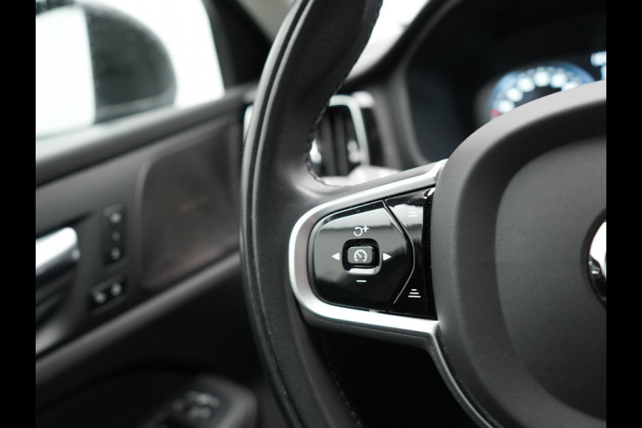 Volvo V60 2.0 T6 Recharge AWD Inscription Plug In Hybrid 350pk PHEV | Trekhaak Af Fabriek | Panodak | Adaptive Cruise | Adaptive LED | Harman & Kardon |  Lederen Sportstoelen Memory & Verwarmd | Blis | Apple Carplay | Pilot Assist | Navigatie | Virtual |