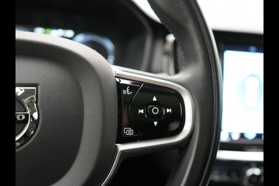 Volvo V60 2.0 T6 Recharge AWD Inscription Plug In Hybrid 350pk PHEV | Trekhaak Af Fabriek | Panodak | Adaptive Cruise | Adaptive LED | Harman & Kardon |  Lederen Sportstoelen Memory & Verwarmd | Blis | Apple Carplay | Pilot Assist | Navigatie | Virtual |
