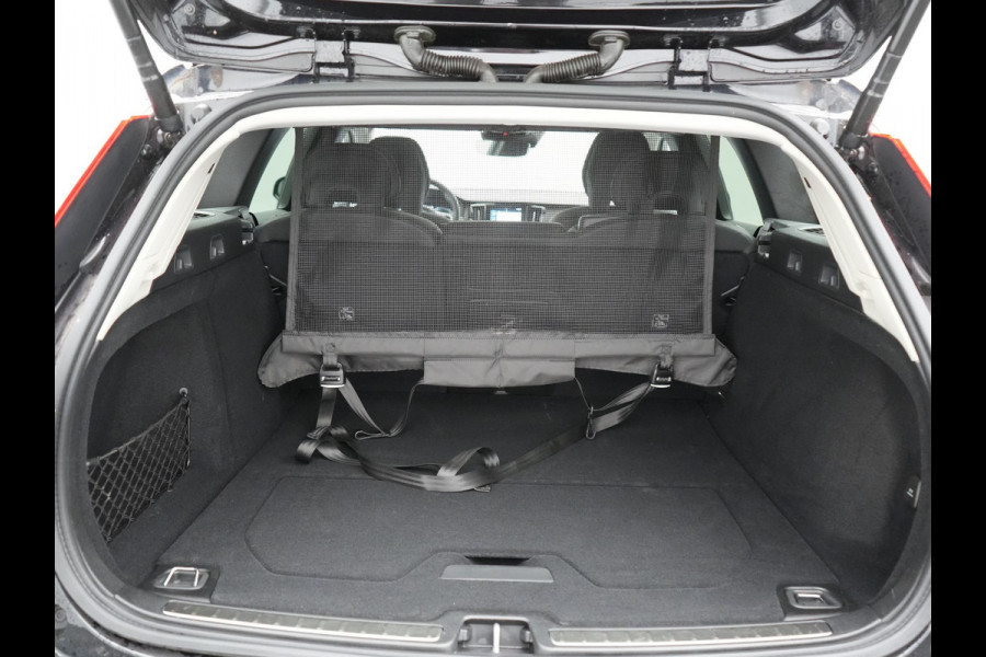 Volvo V60 2.0 T6 Recharge AWD Inscription Plug In Hybrid 350pk PHEV | Trekhaak Af Fabriek | Panodak | Adaptive Cruise | Adaptive LED | Harman & Kardon |  Lederen Sportstoelen Memory & Verwarmd | Blis | Apple Carplay | Pilot Assist | Navigatie | Virtual |