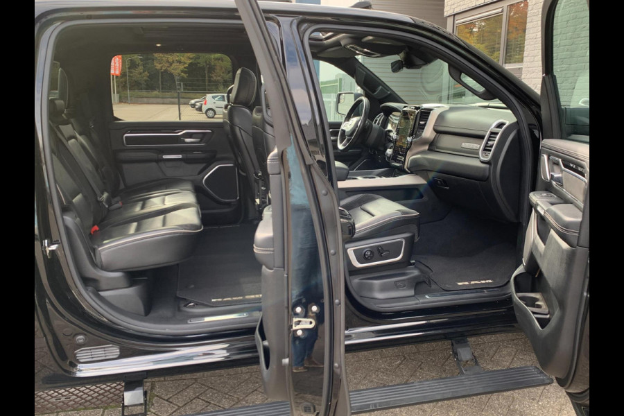 Dodge Ram 1500 Laramie Night 5.7L 401pk LPG 4X4 Luchtvering 360cam Pano H&K