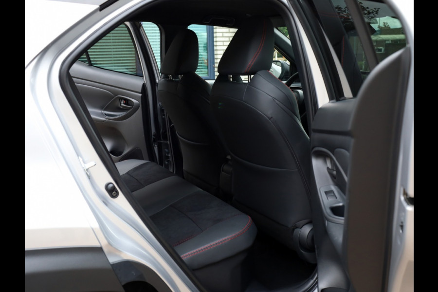 Toyota Yaris Cross 1.5 Hyb 130 GR Sport | Nieuw | Bi-Tone | El. Achterklep