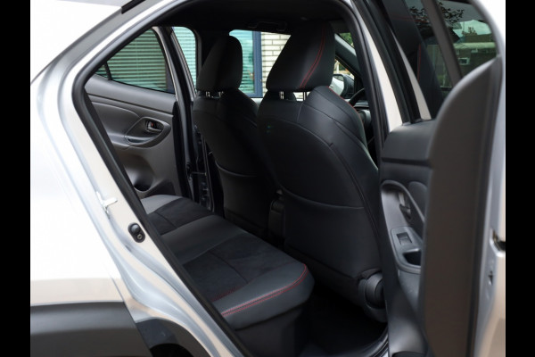 Toyota Yaris Cross 1.5 Hyb 130 GR Sport | Nieuw | Bi-Tone | El. Achterklep