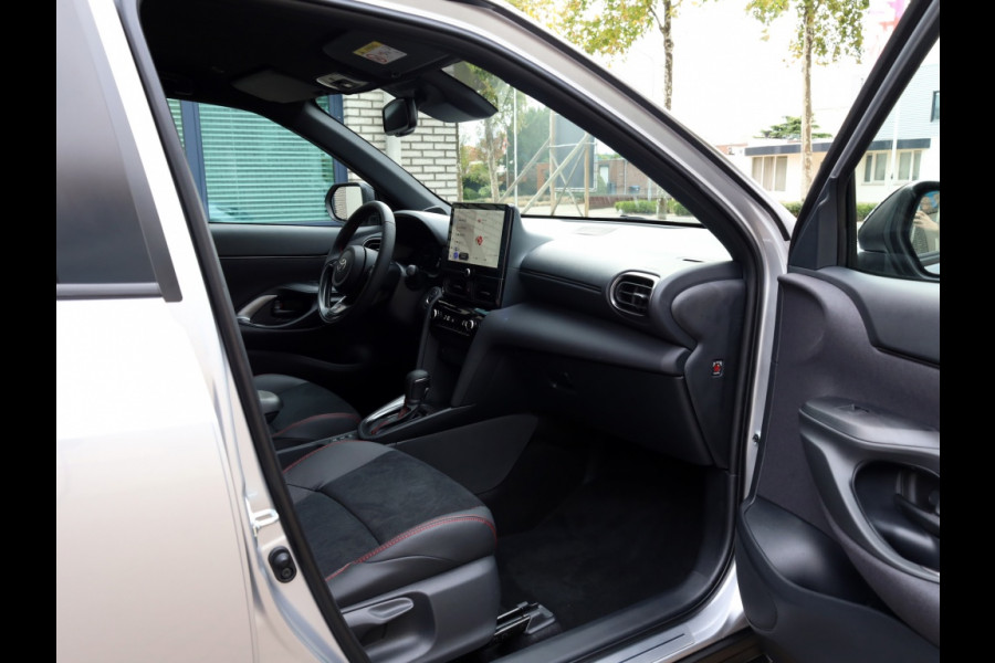 Toyota Yaris Cross 1.5 Hyb 130 GR Sport | Nieuw | Bi-Tone | El. Achterklep