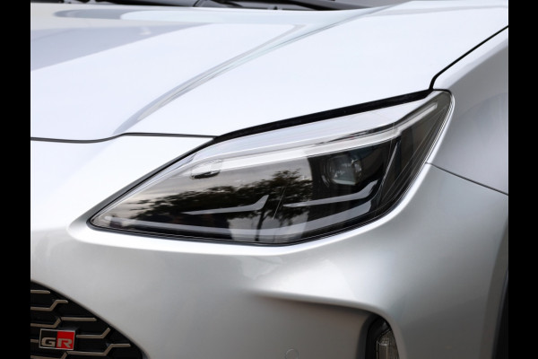 Toyota Yaris Cross 1.5 Hyb 130 GR Sport | Nieuw | Bi-Tone | El. Achterklep