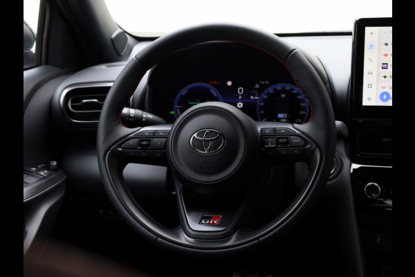 Toyota Yaris Cross 1.5 Hyb 130 GR Sport | Nieuw | Half Leder/Alcantara | Dodehoek
