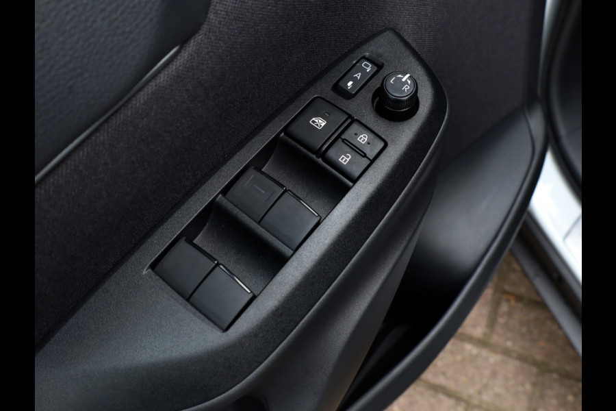 Toyota Yaris Cross 1.5 Hyb 130 GR Sport | Nieuw | Half Leder/Alcantara | Dodehoek
